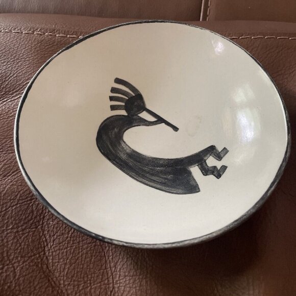 Hotshreds Santa Fe NM Handmade Ceramic Bowl With Kokopelli Design 6.5 Inches - Picture 1 of 7